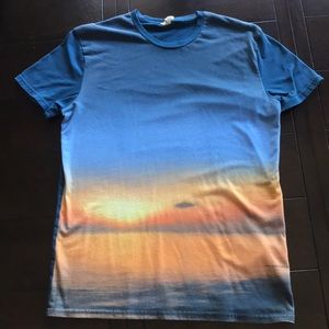 Hollister Graphic Tee